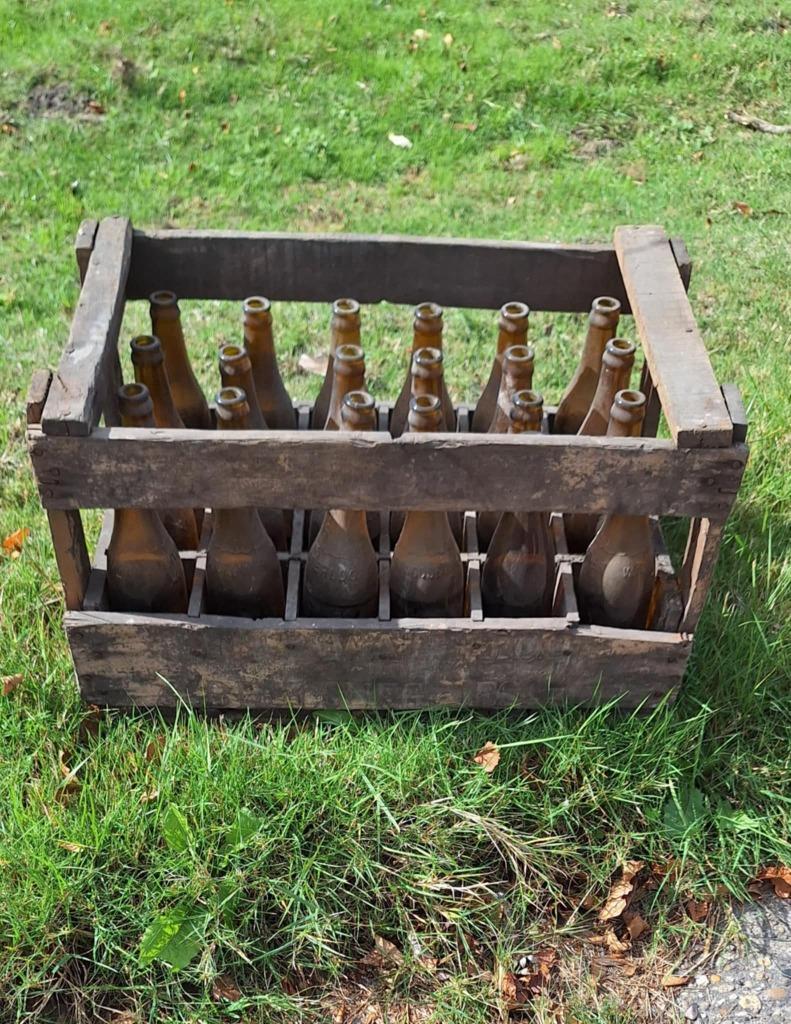 60 Tot 80 Jaar Oude Krat, Flessenkrat Met 24 Bierflessen. image 9