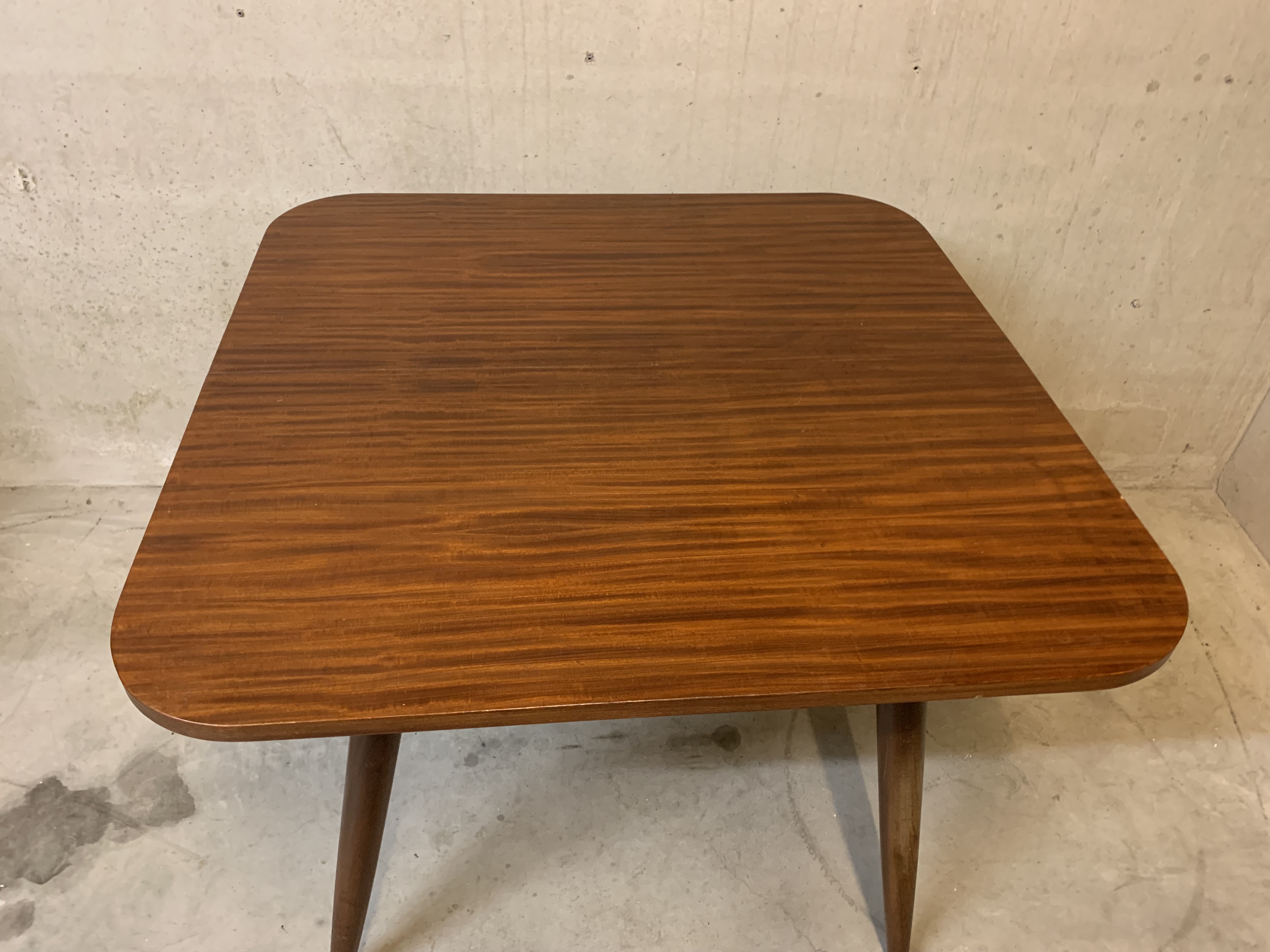 Louis Van Teeffelen Uittrekbare Eettafel Voor Webe image 11
