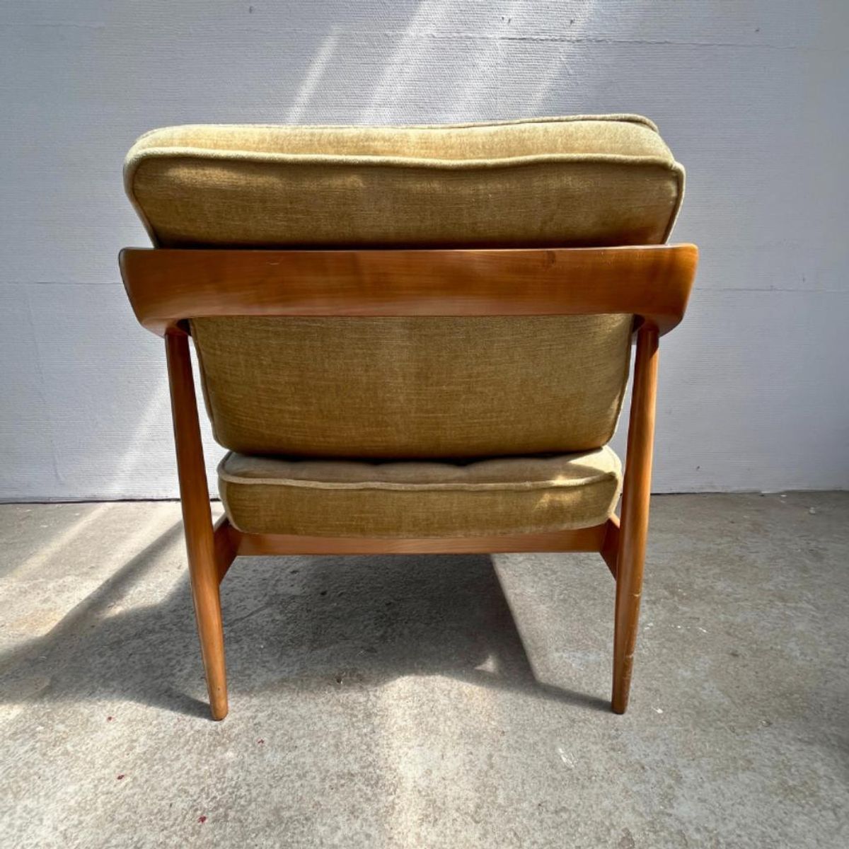 2x Midcentury ‘antimott’ Fauteuil W. Knoll Notenhout, Velour image 2