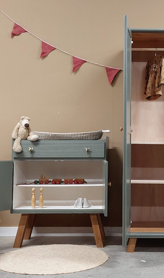 Vintage Commode Met Bladvergroter Groen image 3