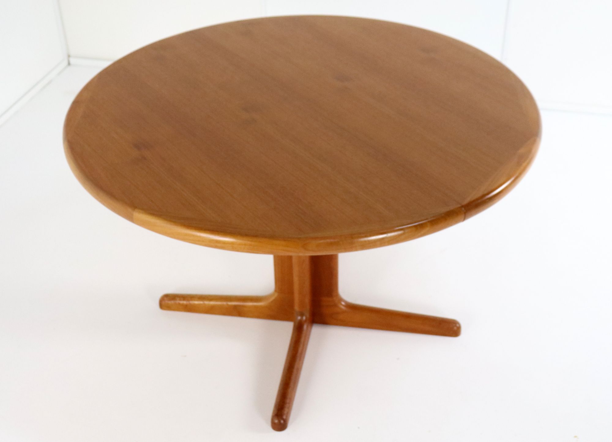 Vintage Johs. Kristoffersen & Son Ronde Eettafel Tafel 'bjerget' image 7