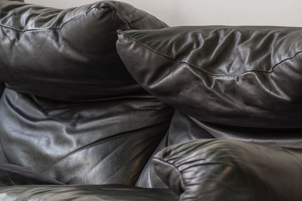 Cassina Maralunga 3-seater – Early Edition 1970s image 12