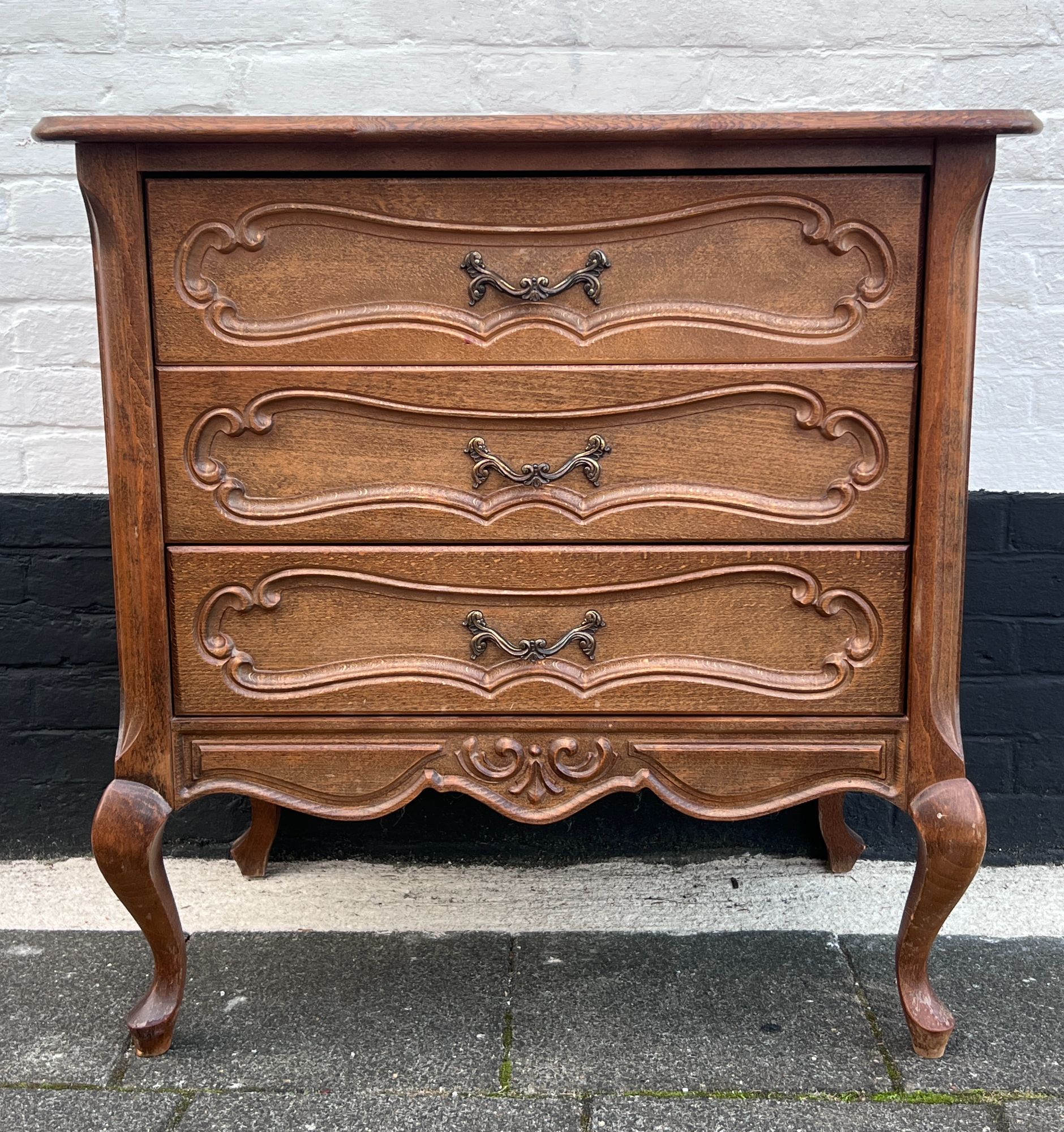 Vintage 3 Ladekast Op Schattige Gebogen Pootjes, 72 Cm Hoog En 70 Cm Breed image 2