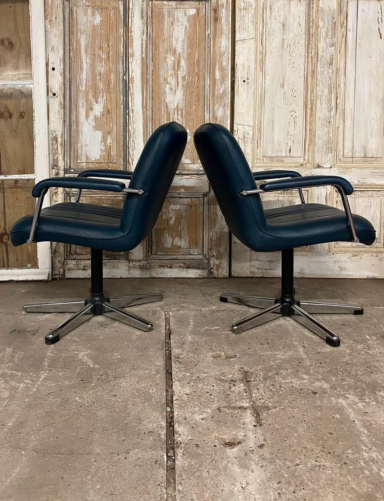 Set Vintage Fauteuils. Petrolblauw Kunstleder En Chroom. image 5