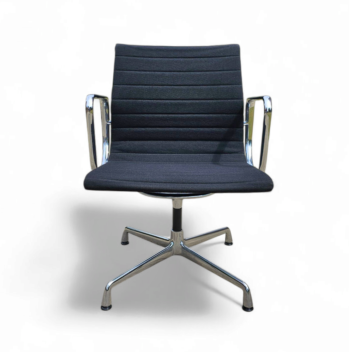 Ea 107 / 108 Alu- S / Eames / Vitra Office Chair / Black Hupsak Fabric / Chrome Frame image 10