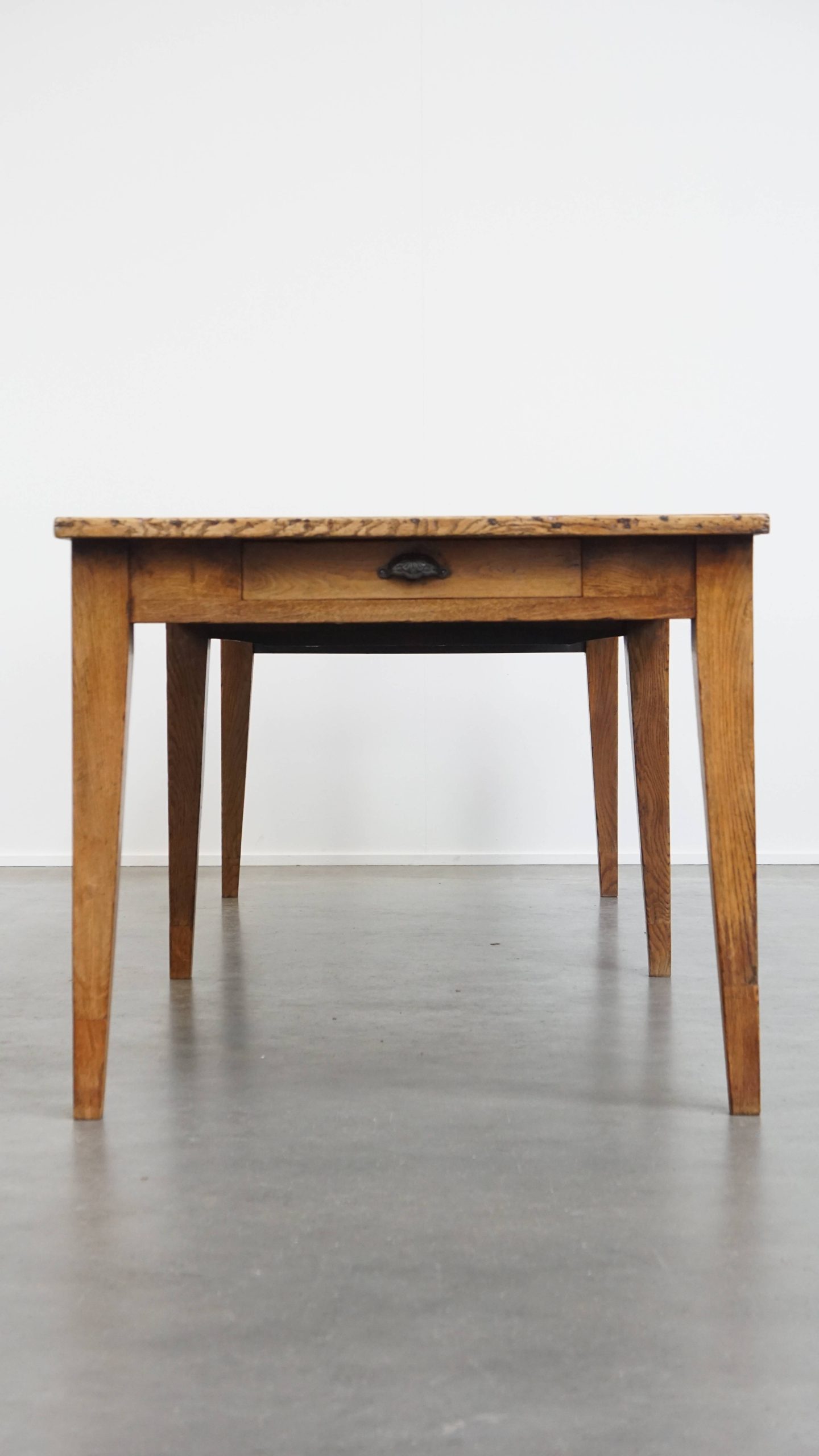 Zeer Grote En Karaktervolle Antieke Eikenhouten Xxl Eettafel Voor 8 Tot 10 Personen image 5