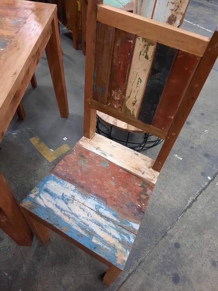 Mooie Eettafel Met 4 Bijpassende Stoelen Gemaakt Van Gerecyc image 4