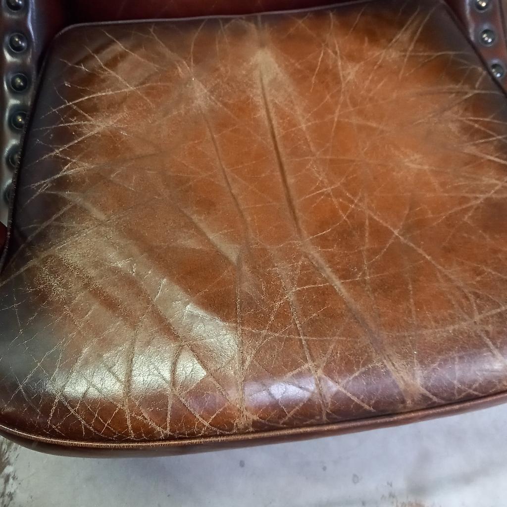 Bijzonder Stoere Vintage Bibliotheekfauteuil Met Studs image 13