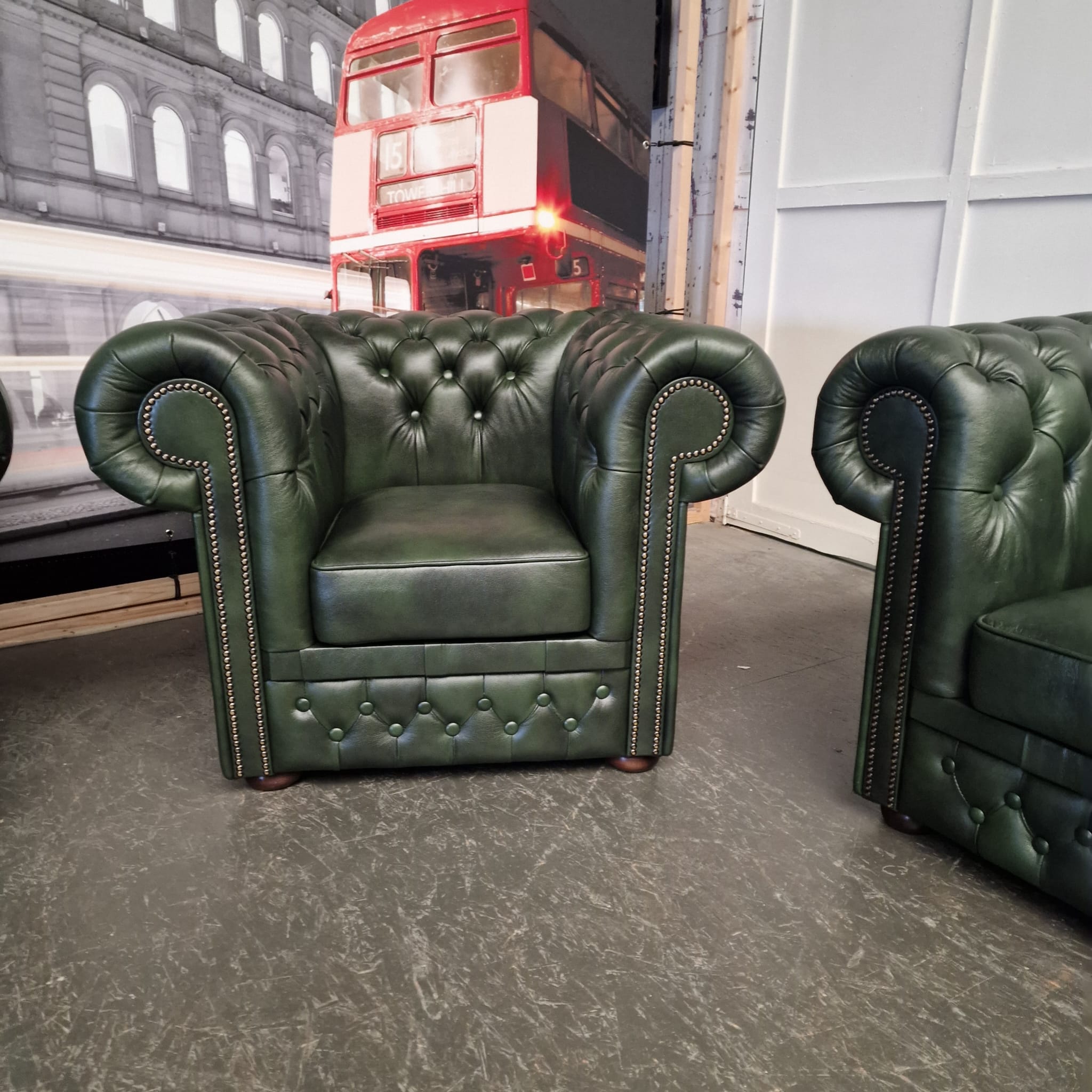 Chesterfield Brighton Antiek Groen – 1+2+3-zits Bankset Met Salontafel image 4
