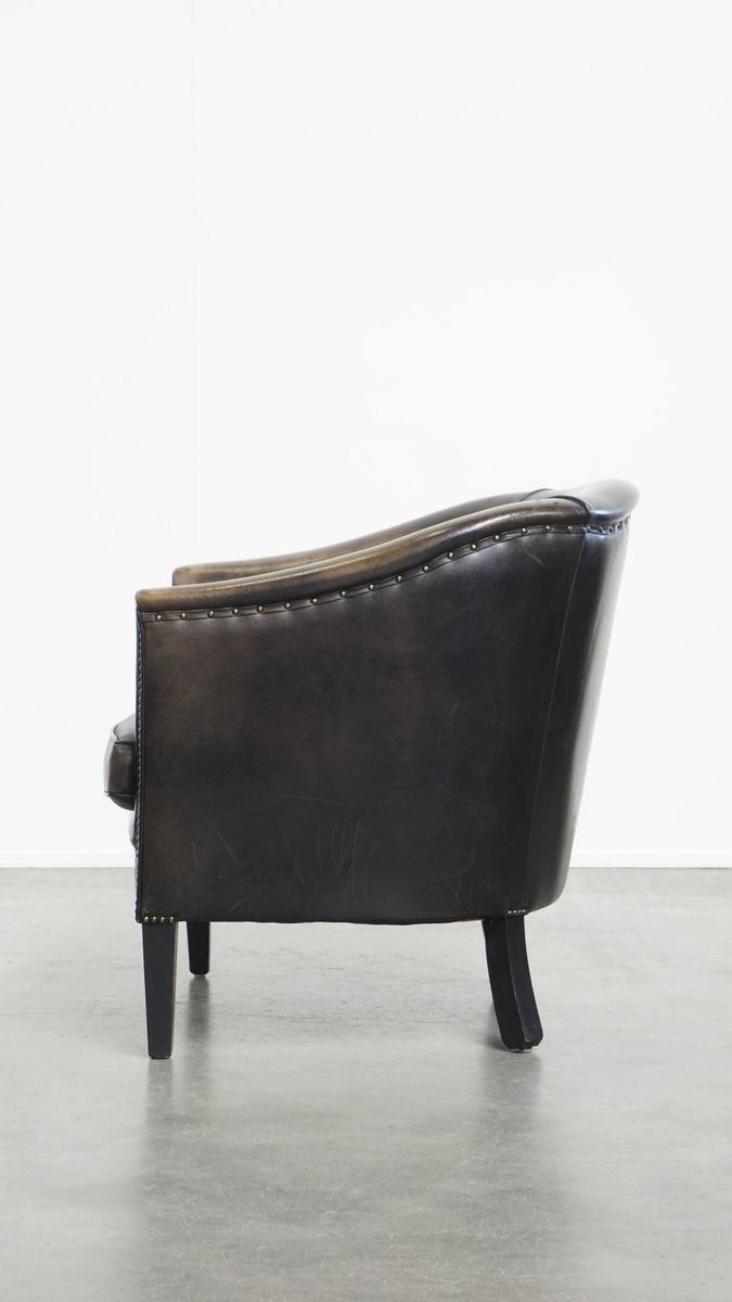 Stijlvolle, Unieke En Subtiele Zwart/ Grijze Clubfauteuil Gemaakt Van Schapenleer image 5