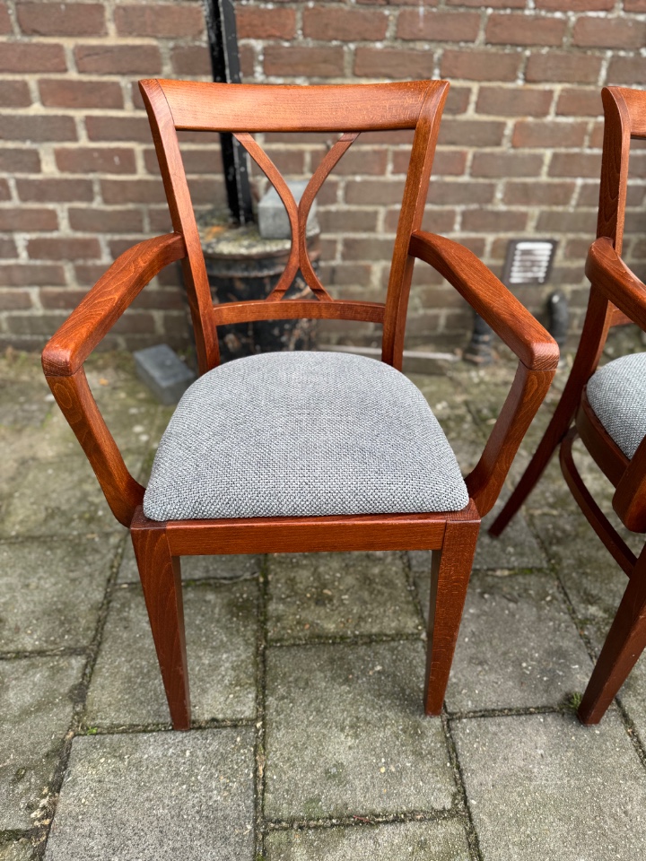 Stijlvolle, Gerenoveerde Houten Stoelen – Tijdloos Design Met Modern Comfort image 13