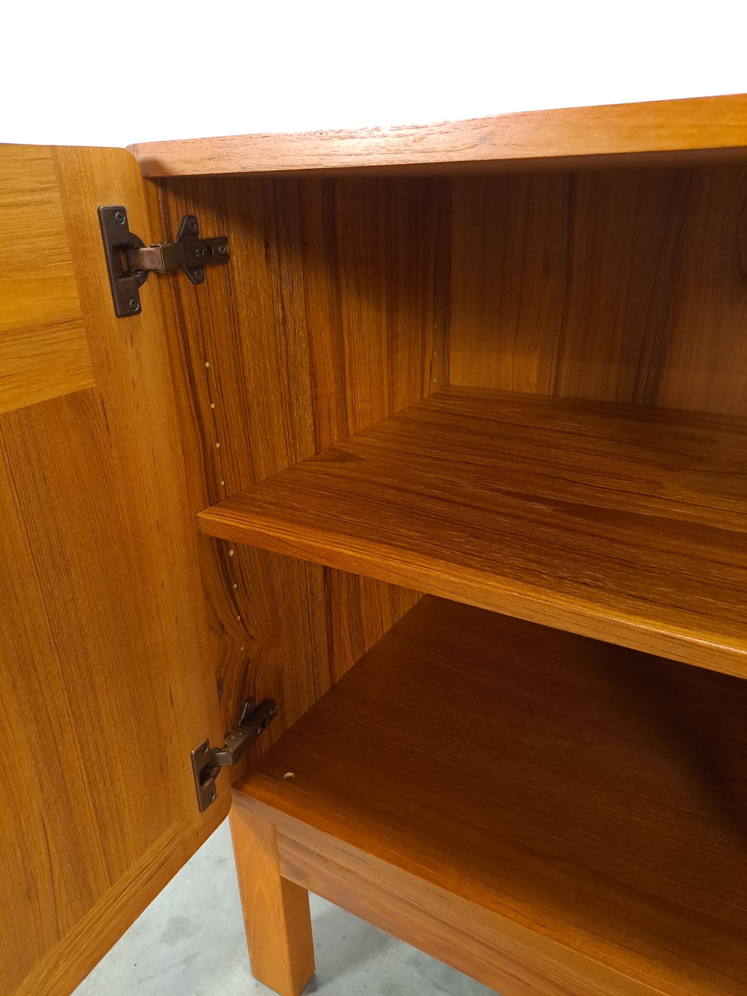 Deens Design Teak Dressoir dyrlund image 8