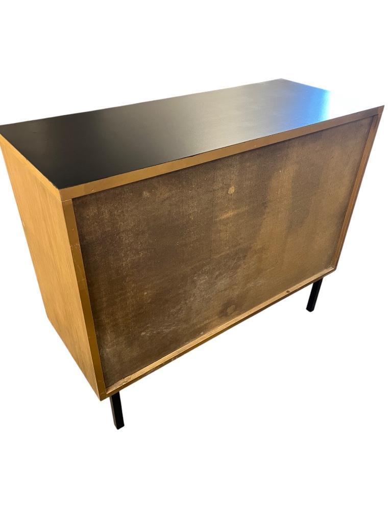 Vintage Kast / Commode Met Stalen Pootjes image 7