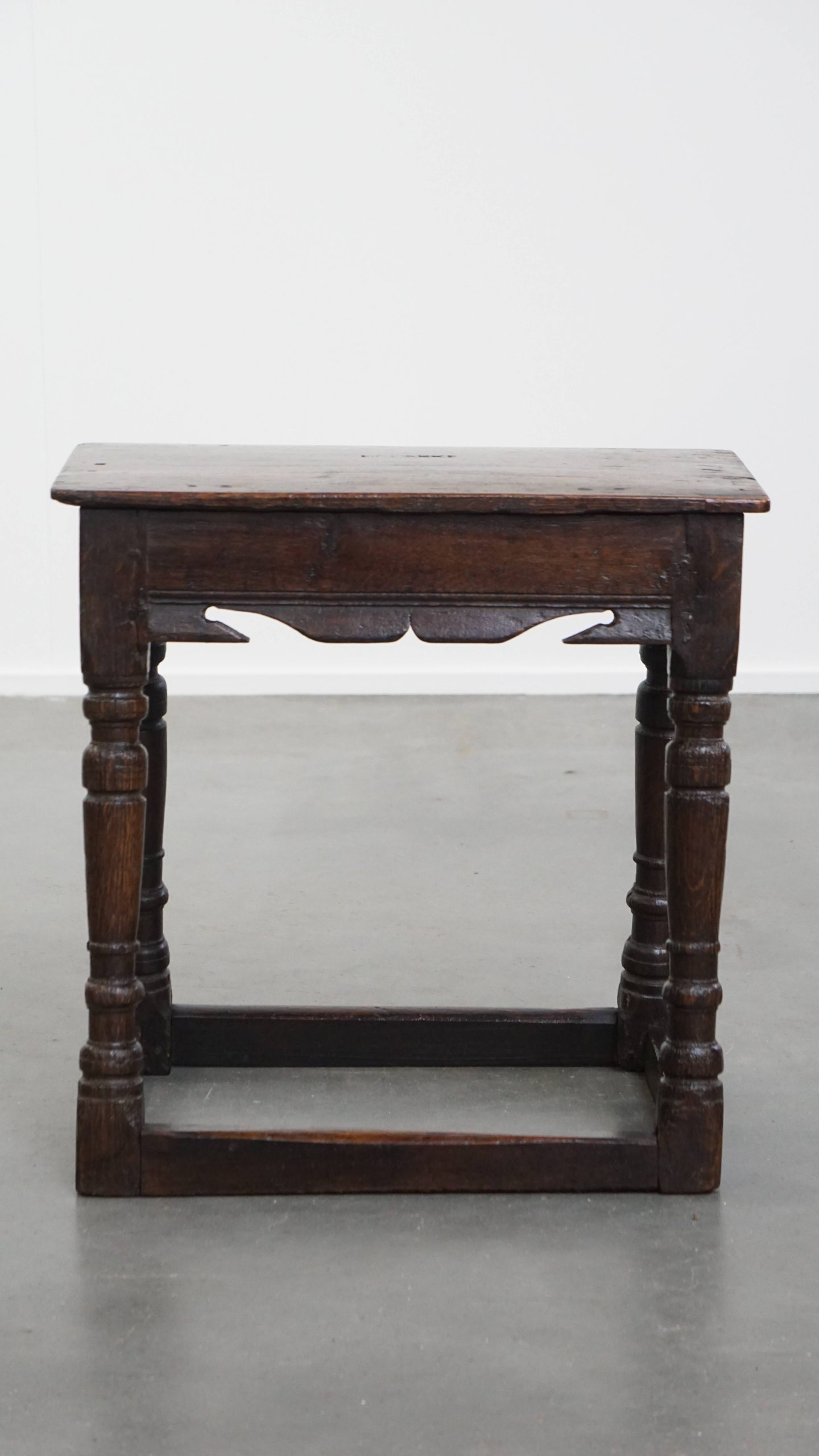 Charmante En Veelzijdige Gesigneerde Antieke Engelse Eikenhouten Joint Stool/ Kruk/ Bijzettafel image 3