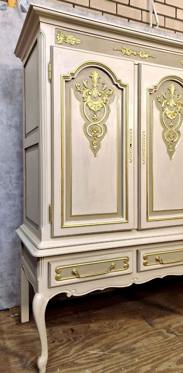 Handbeschilderde Queen Anne Vitrinekast/ Unieke Kast In Creme En Goud image 7