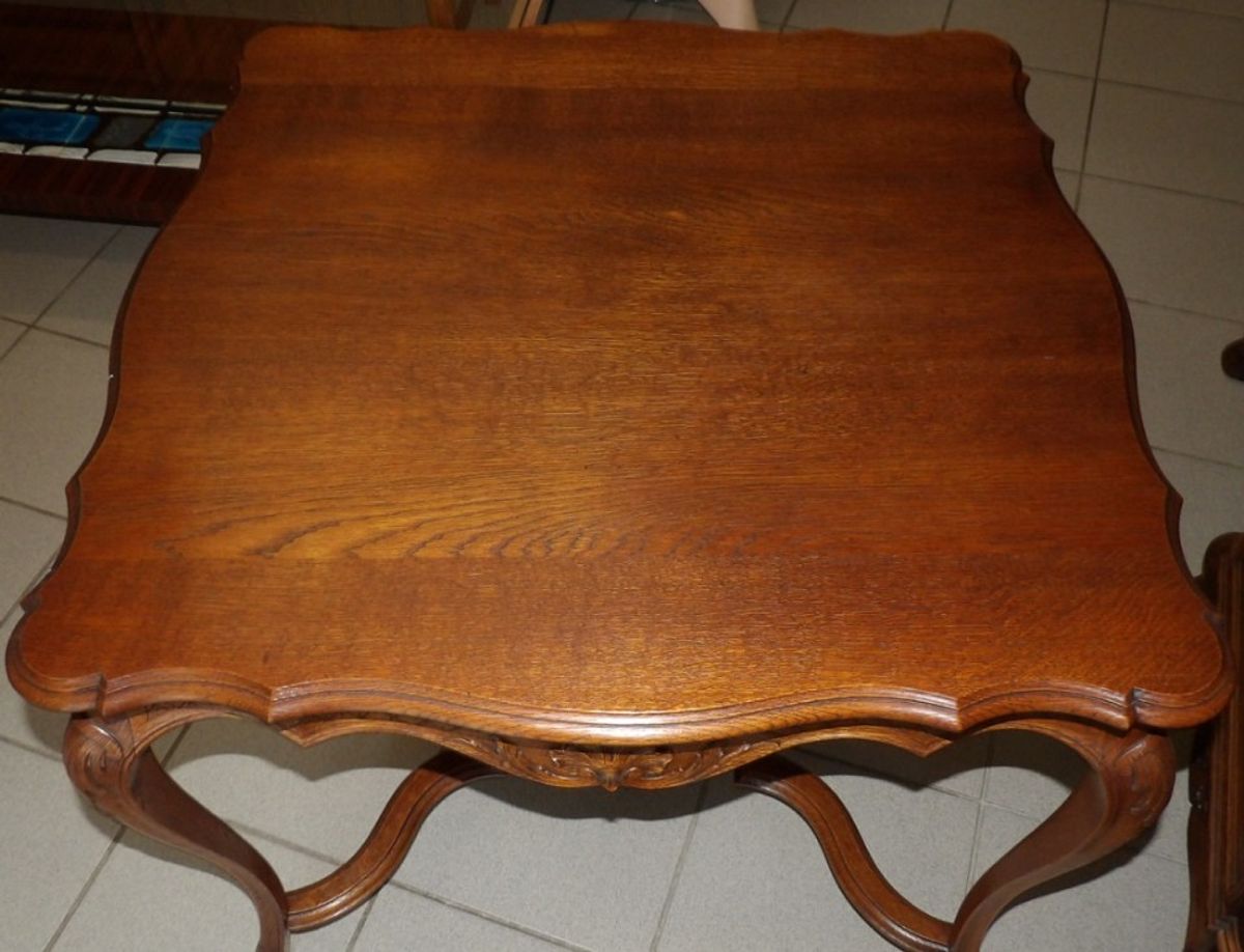 Grote Luikse Bijzettafel. image 3