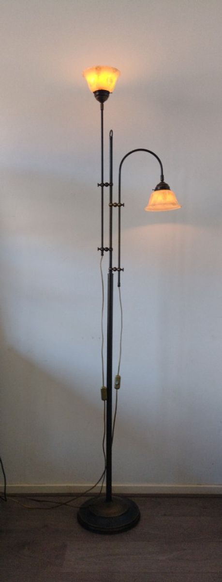 Vloerlamp Met Gemarmerde Glazen Kappen image 3