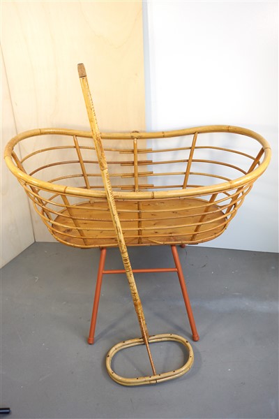 Vintage Rotan Wieg Schuine Poten image 7