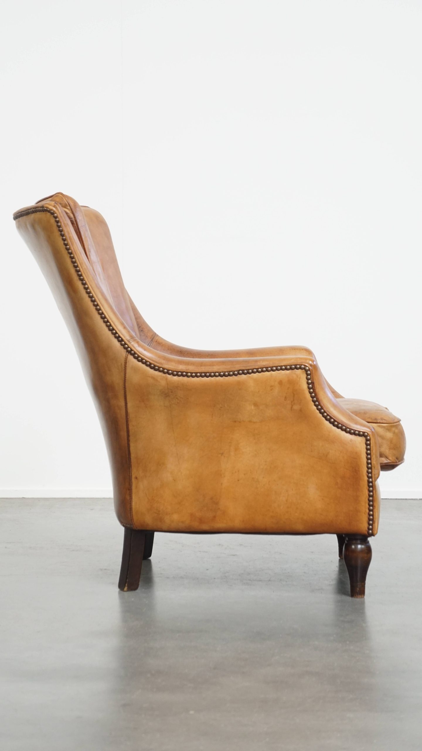 Comfortabele En Stijlvolle Vintage Fauteuil/ Armchair Gemaakt Van Schapenleer image 6