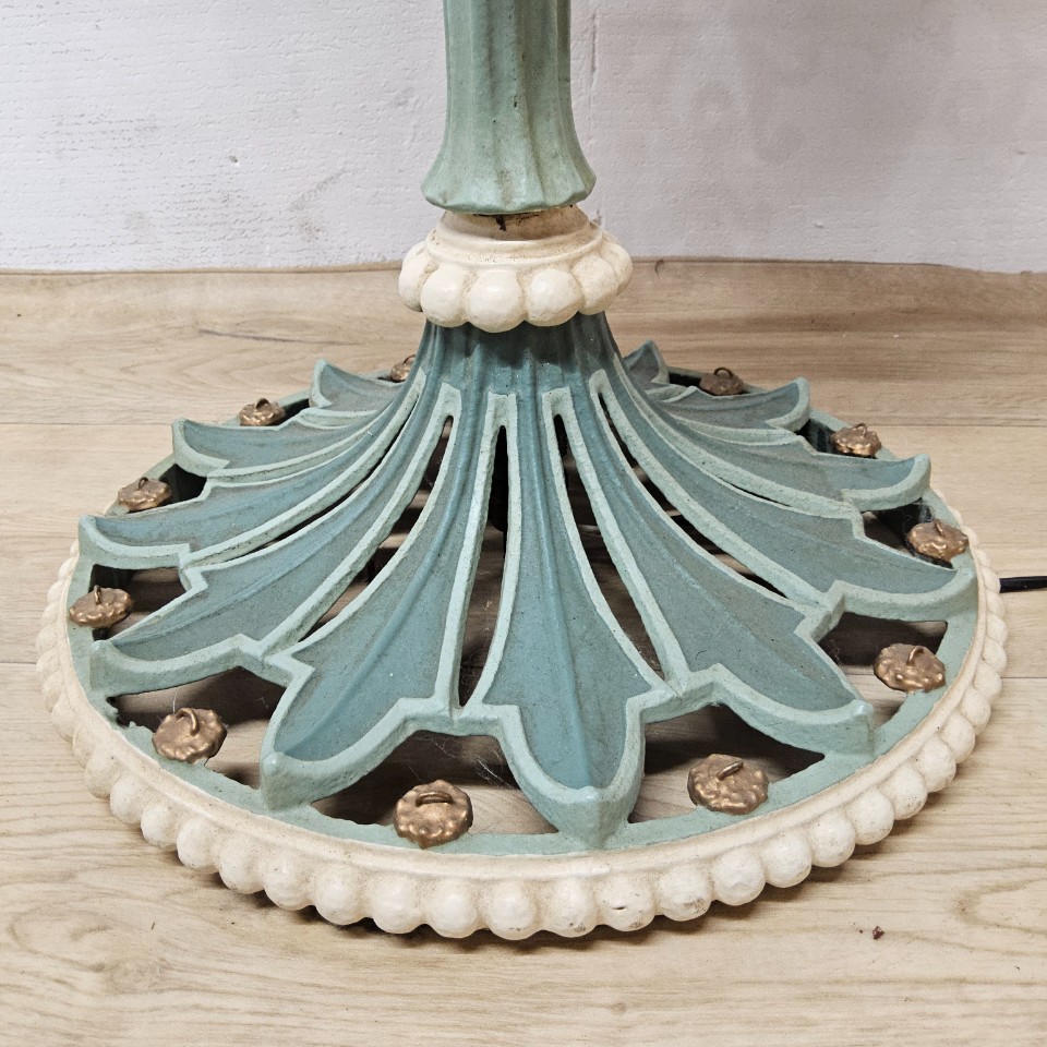 Unieke Victoriaanse Gietijzeren Vloerlamp Art Nouveau  Franse Staande Lamp  / Kasteel Lamp image 4