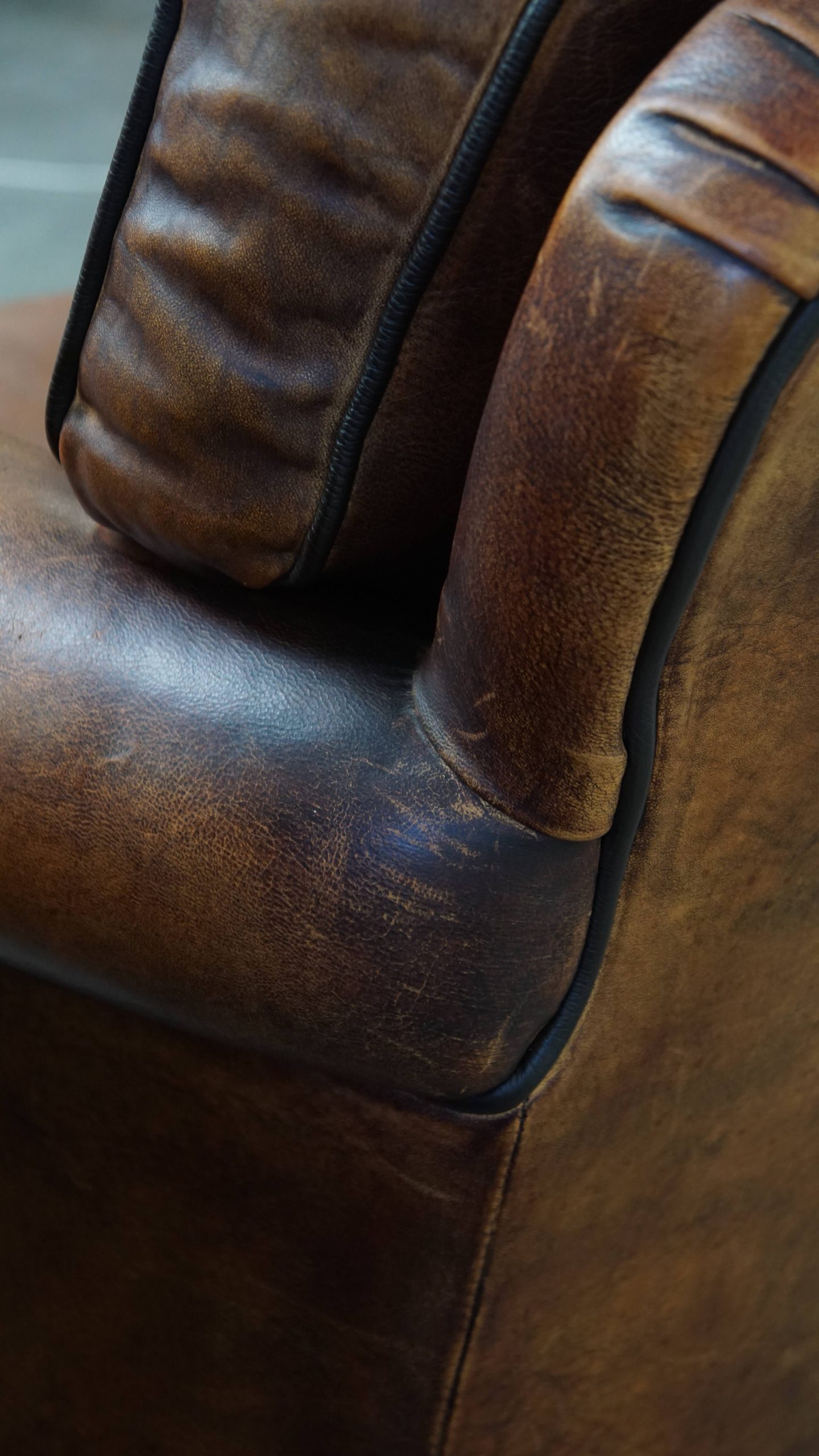 Set Van 2 Schapenleren Armchairs In Engelse Stijl Met Een Unieke Vormgeving En Mooie Kleuren image 19