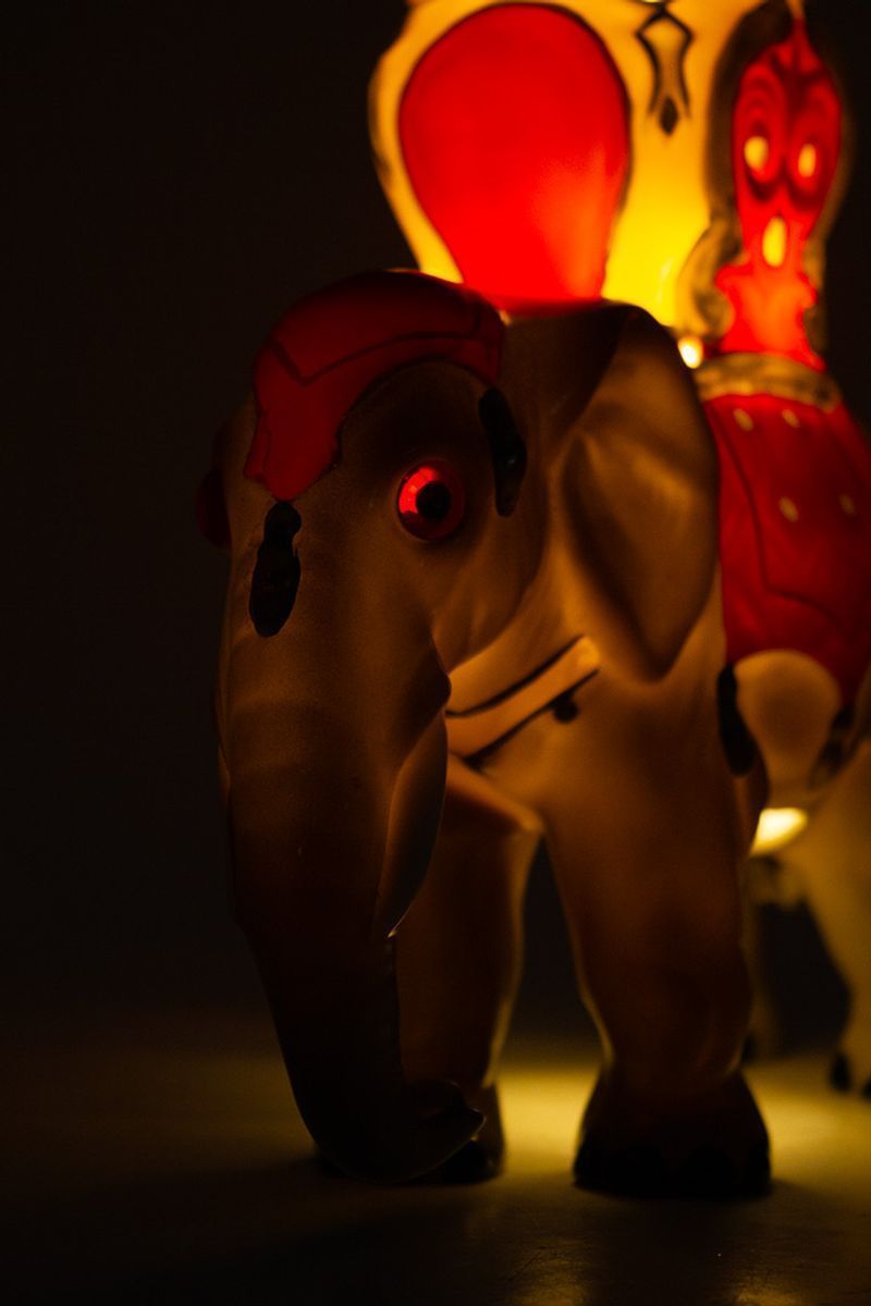 Vintage Hummel Goebel Parfumlamp Olifant Met Rode Zetel (gemerkt) image 6