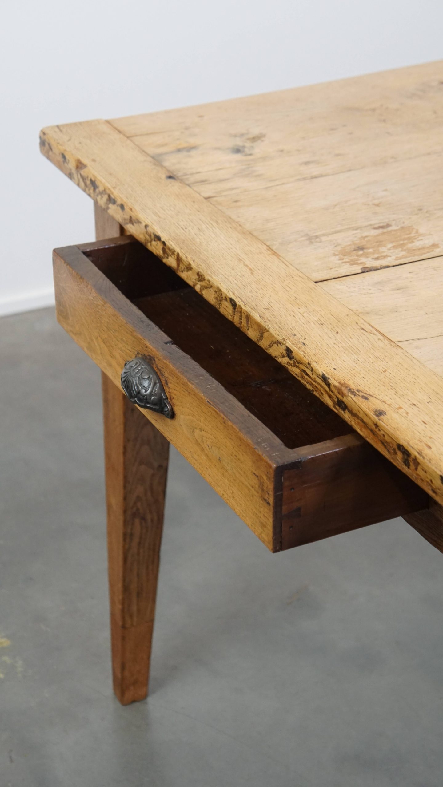 Zeer Grote En Karaktervolle Antieke Eikenhouten Xxl Eettafel Voor 8 Tot 10 Personen image 12