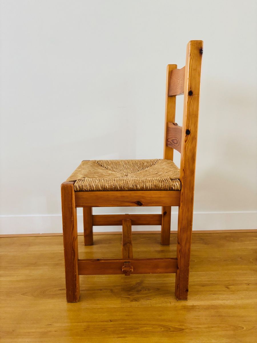 Set Van 4 Vintage Massief Grenenhouten Stoelen Met Biezen Zitting image 6
