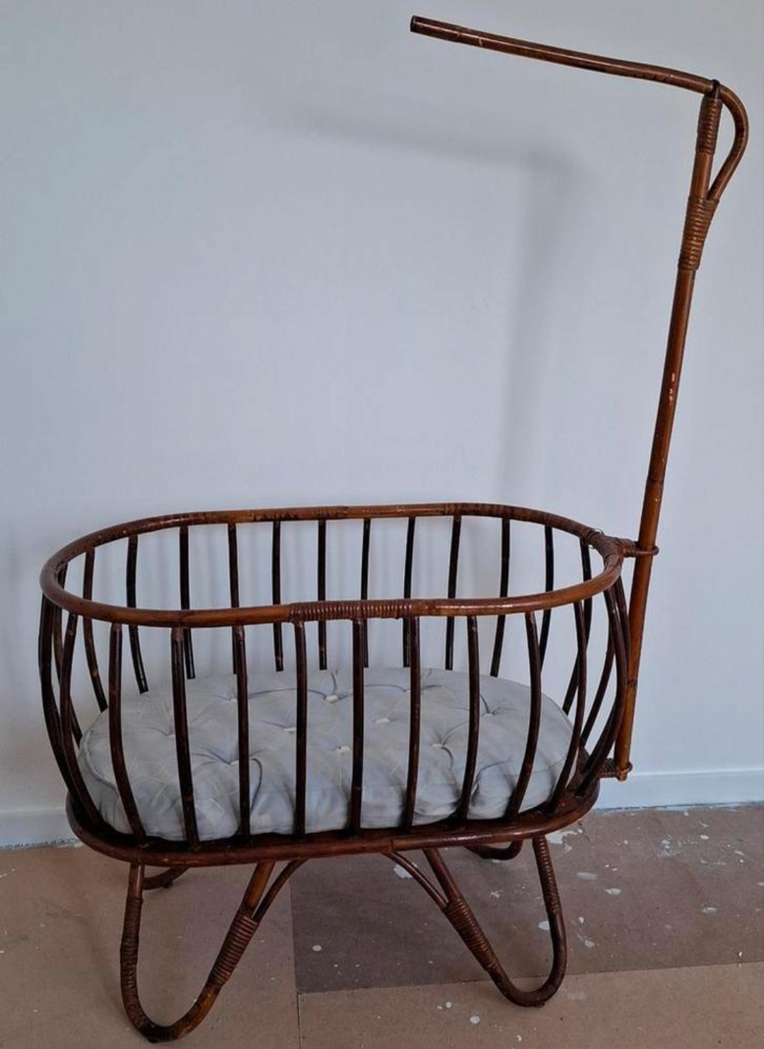 Vintage Rotan Wieg Met Stang, Sfeervol En Uniek, Jaren '70 image 2
