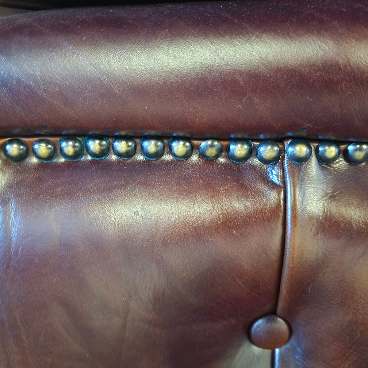 Chesterfield Ingleton Hocker - Cognac image 4