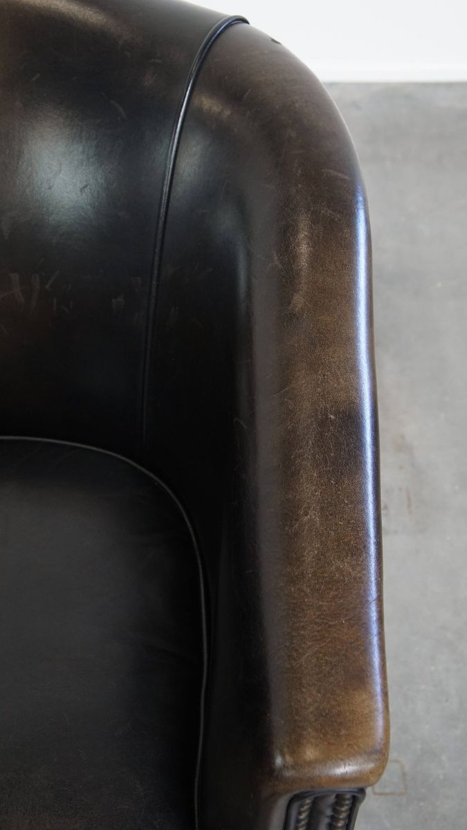 Stijlvolle, Unieke En Subtiele Zwart/ Grijze Clubfauteuil Gemaakt Van Schapenleer image 8