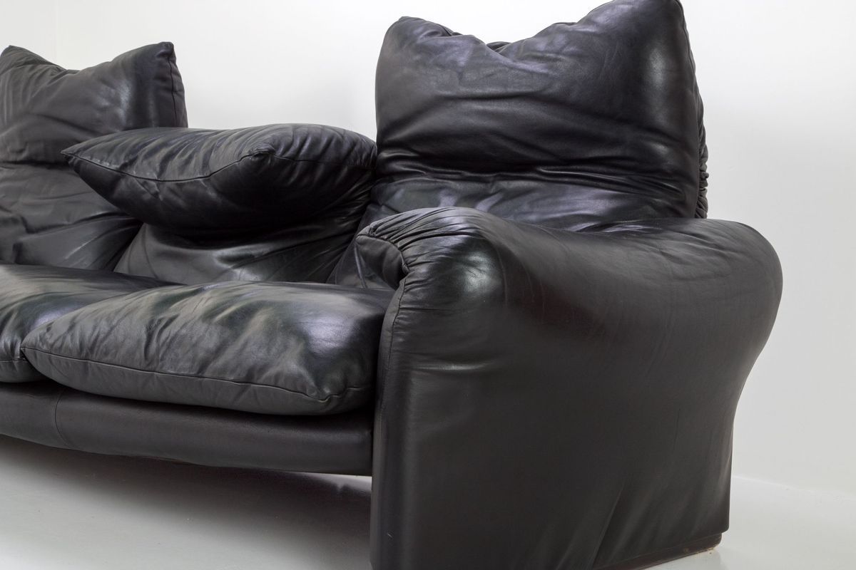 Cassina Maralunga 3-seater – Early Edition 1970s image 4