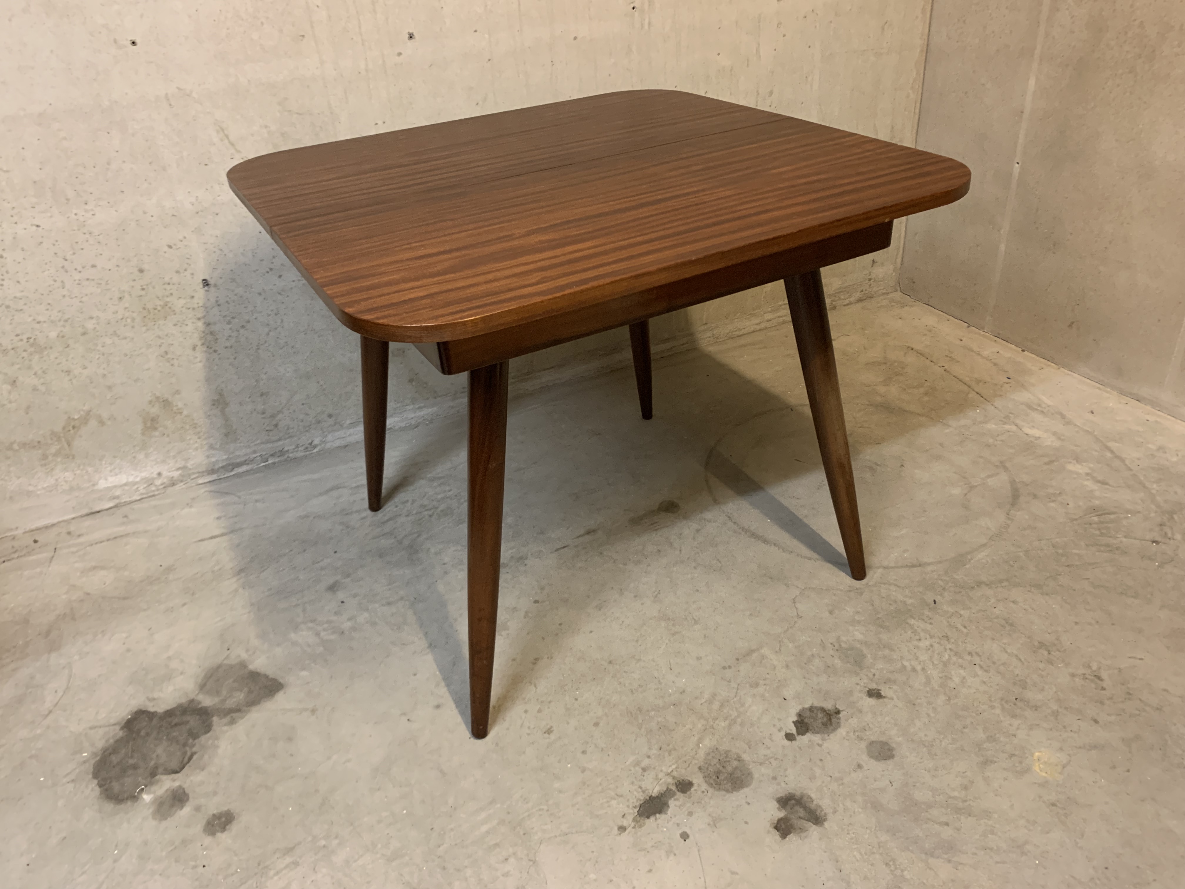 Louis Van Teeffelen Uittrekbare Eettafel Voor Webe image 12