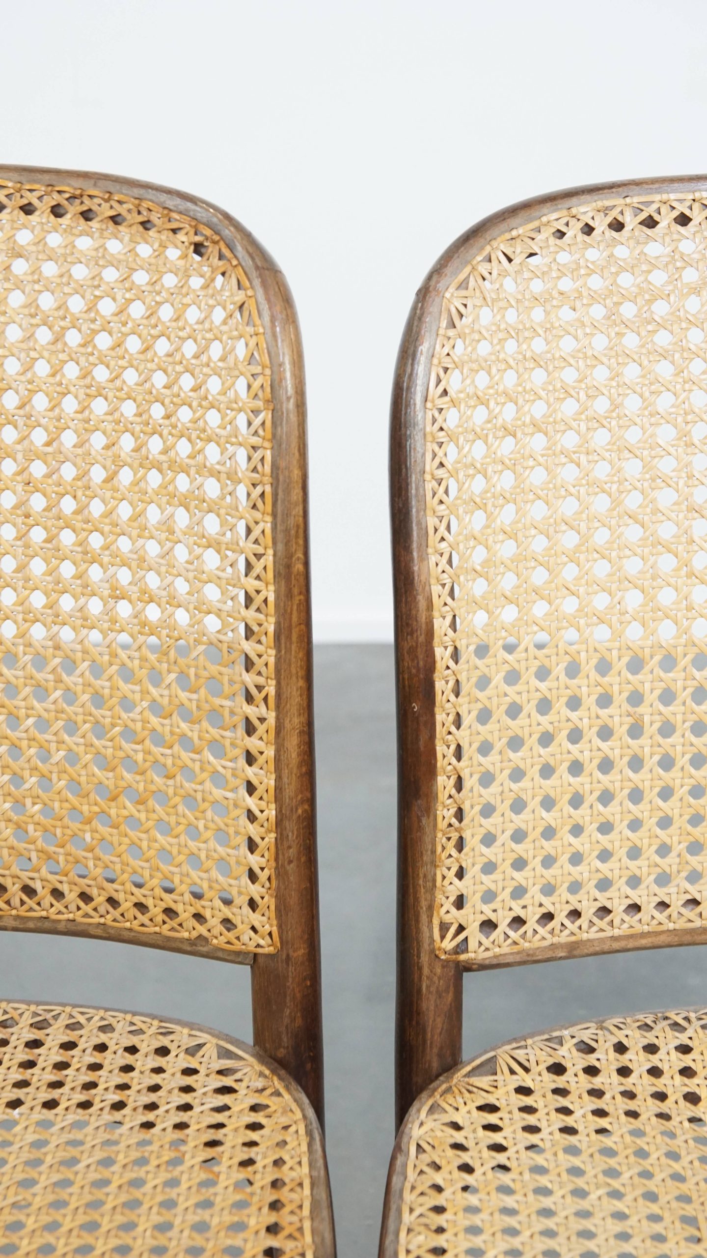 Set Van 2 Tijdloze En Charmante Bistro Stoeltjes In De Stijl Van Thonet Met Uniek Houten Frame image 8
