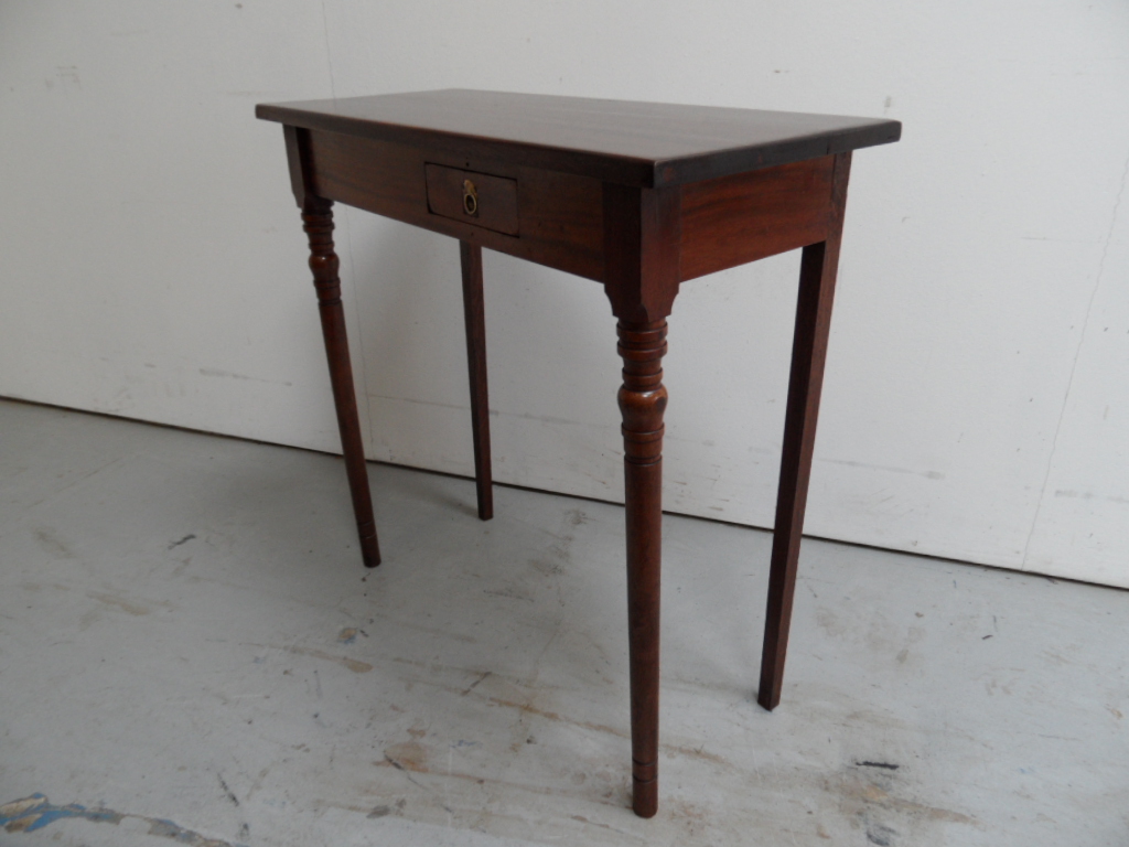 Mahonie Sidetable image 8
