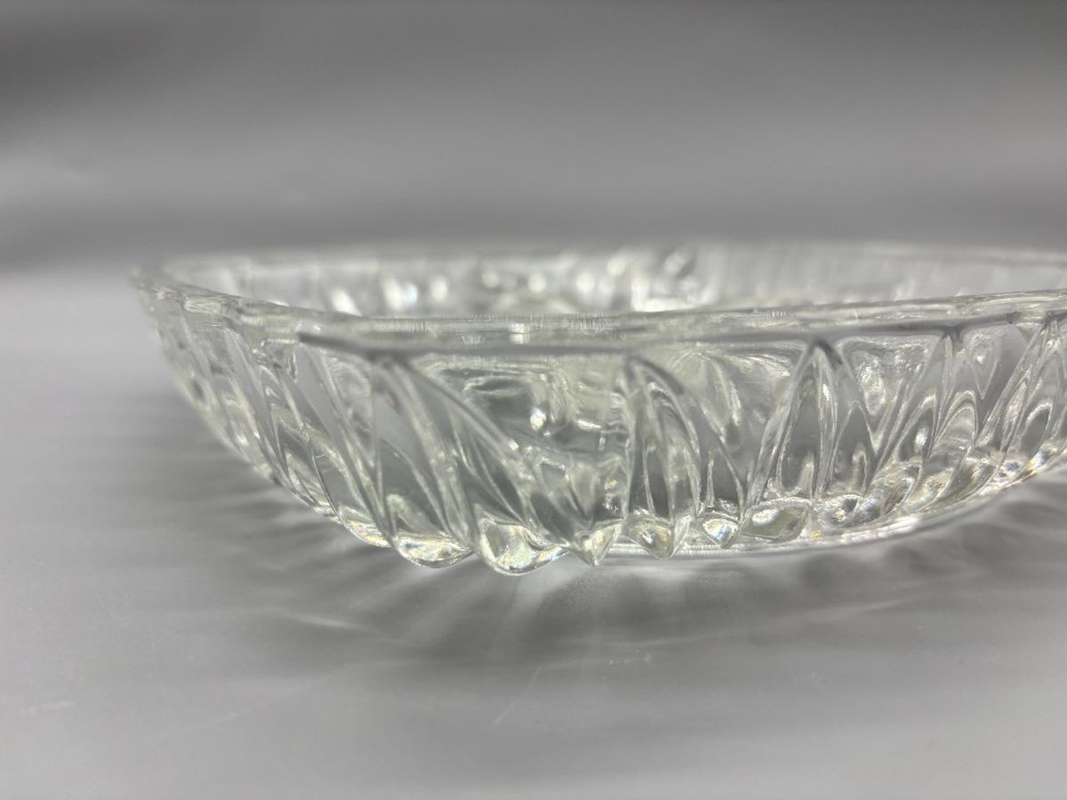 Kristallen Aperitief Schaal Op Metalen Standaard image 7