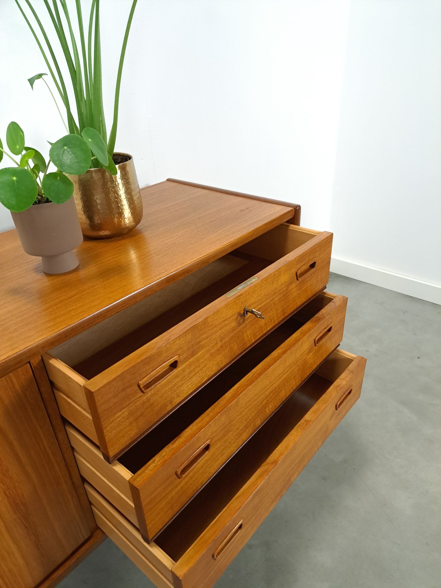 Design Teak Dressoir Bartels Met Lades image 12