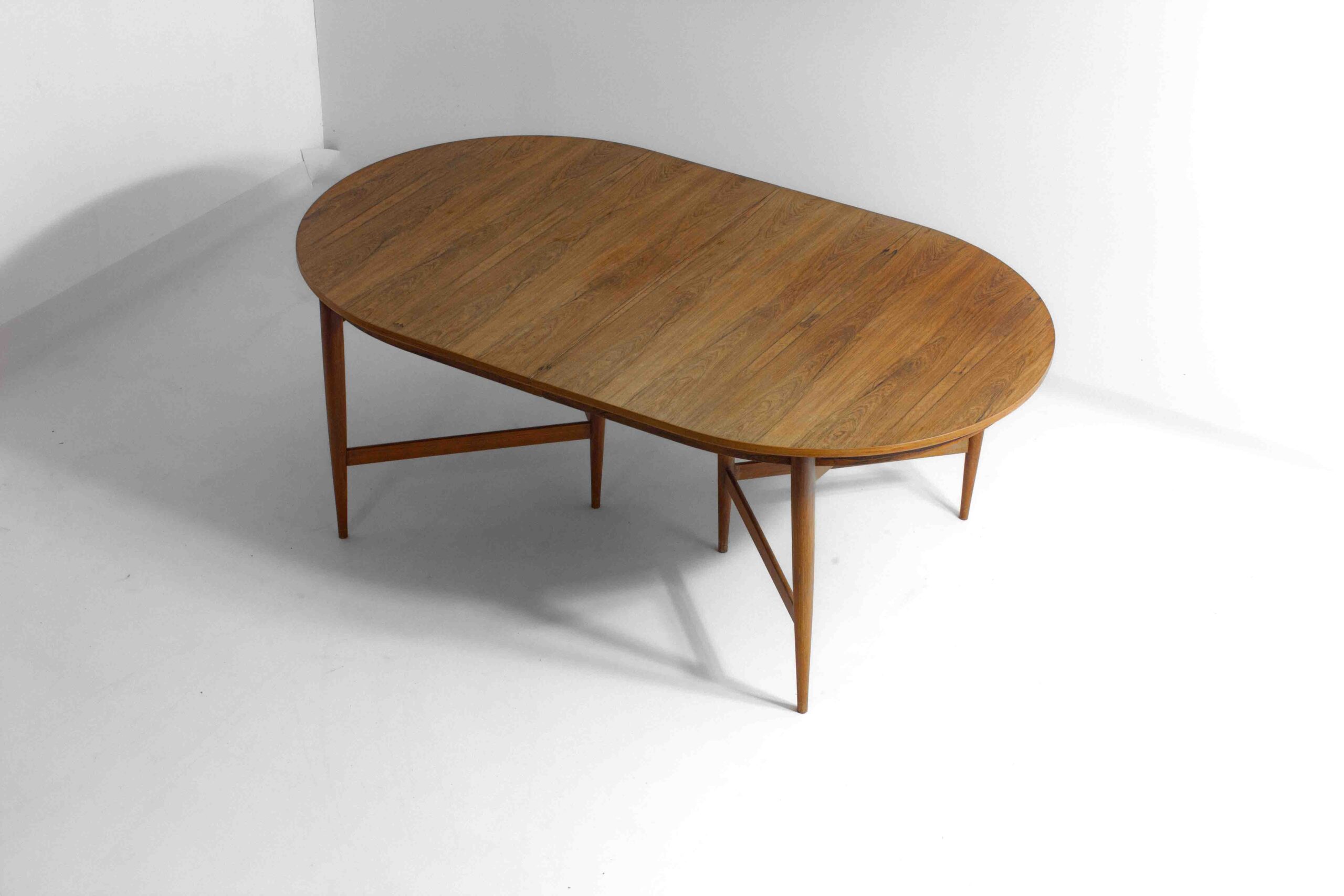 Mid-century Uittrekbare Ovale Eettafel Van Oswald Vermaercke In Teak image 2