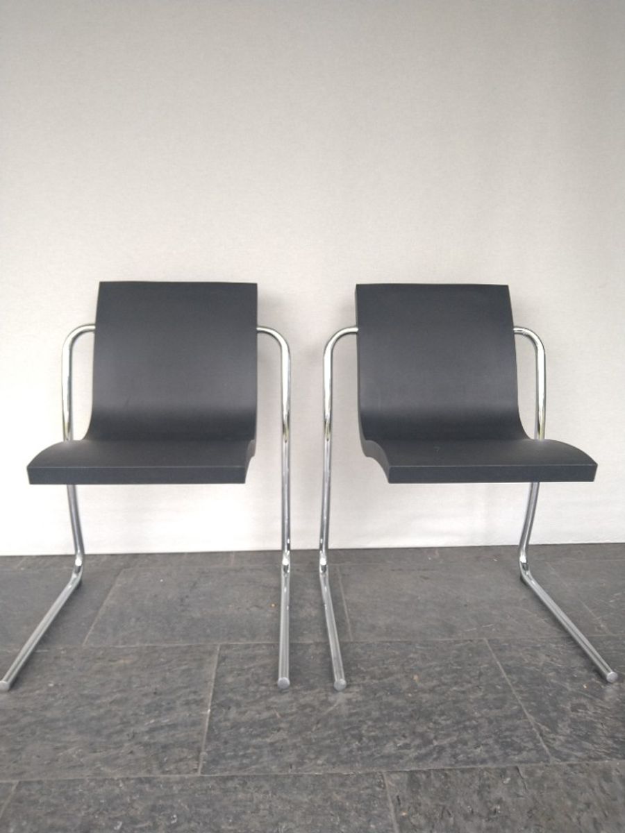 2 “magic Chairs” , Ontworpen Door Ross Lovegrove Voor Fasem image 2