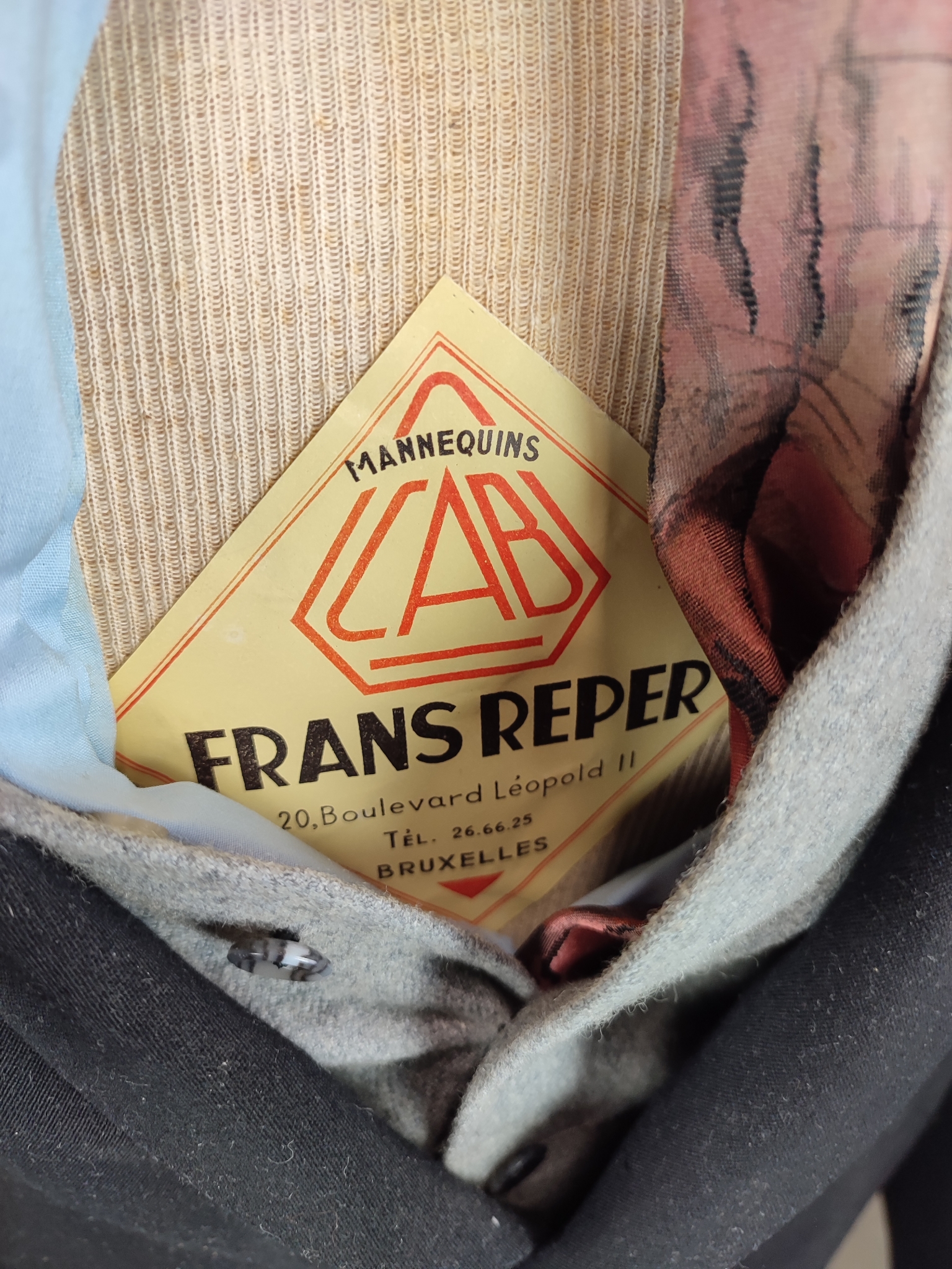 Levensechte Oude Mannequin Frans Reper image 4