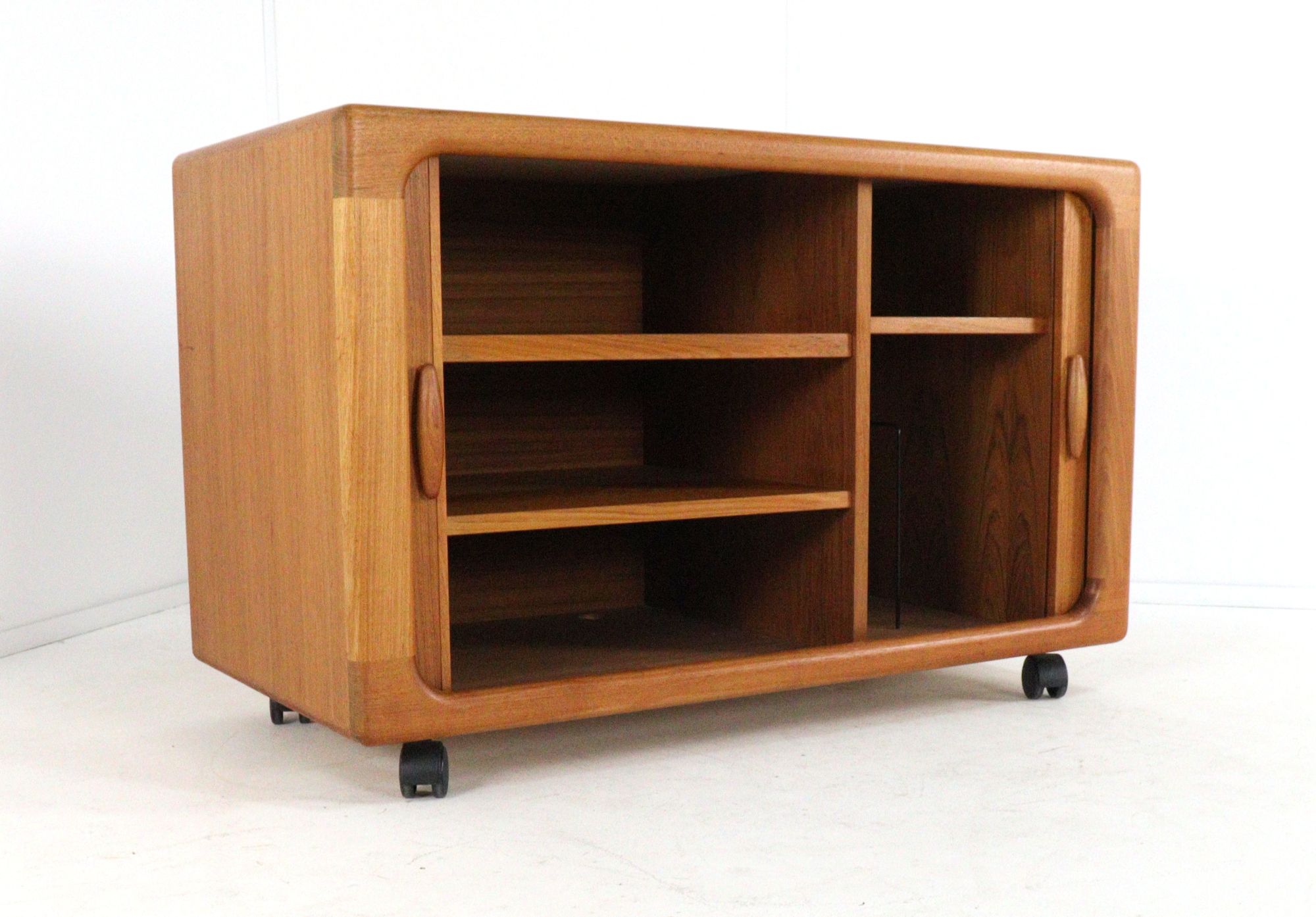 dyrlund Audio / Tv Meubel 'bandholm' Vintage Teak image 3