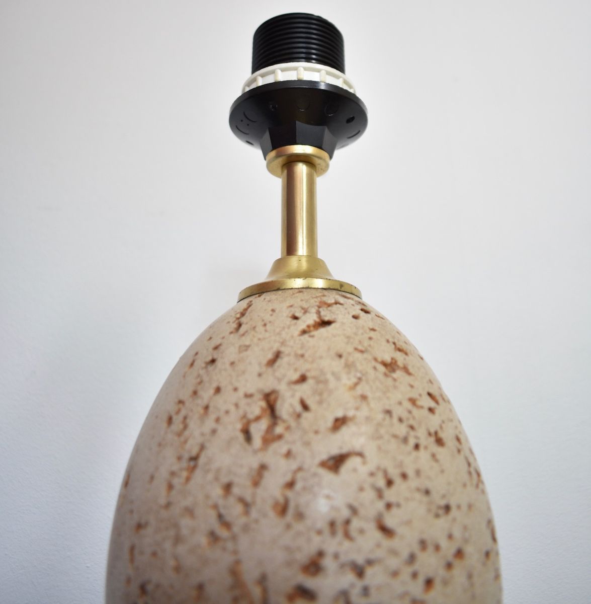 Jaren ’60 Lamp Met Struisvogelei Van Travertin | Mid Century image 4
