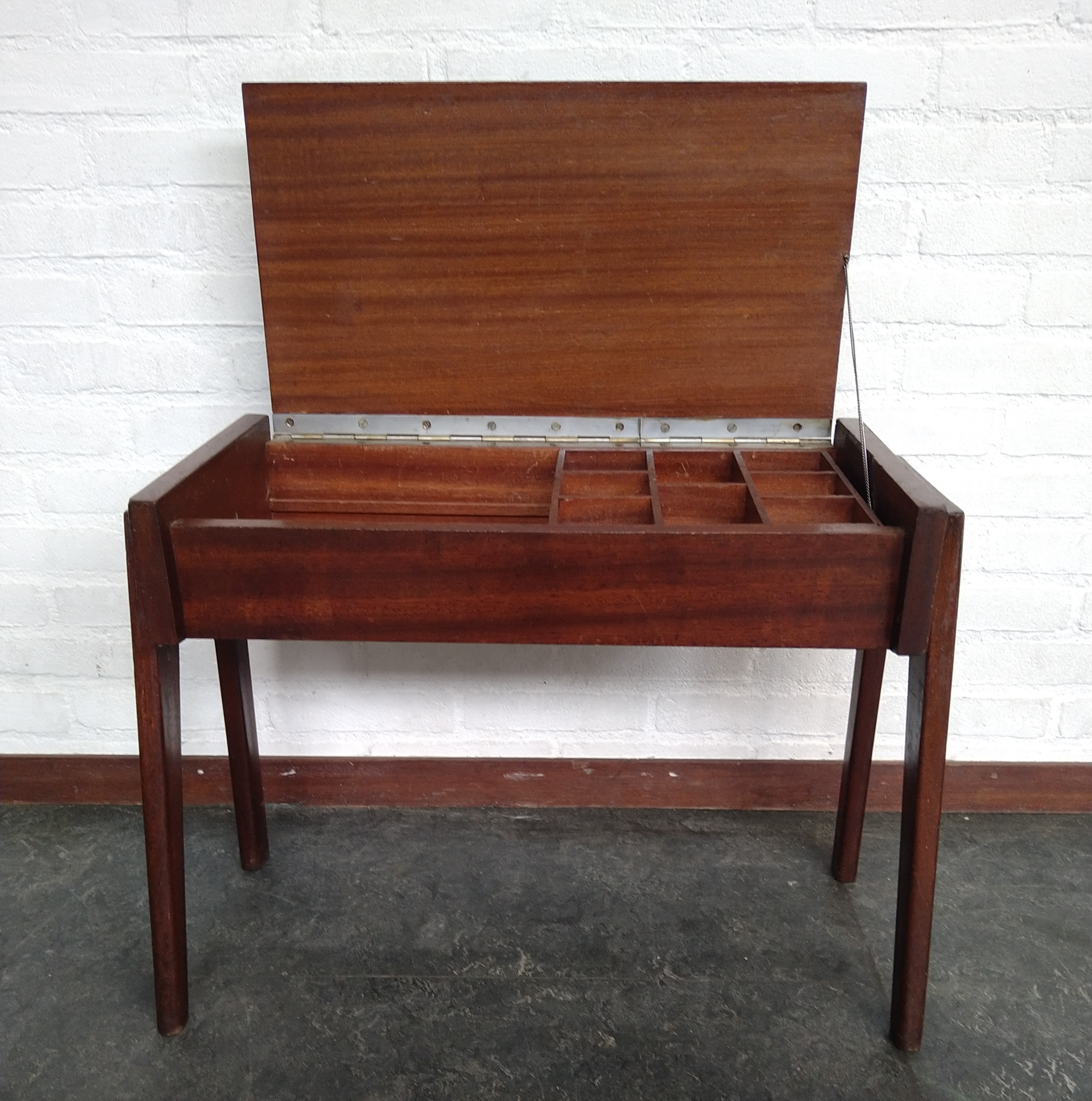 Design Naaibox/bijzettafeltje Scandinavisch Teakhout image 3