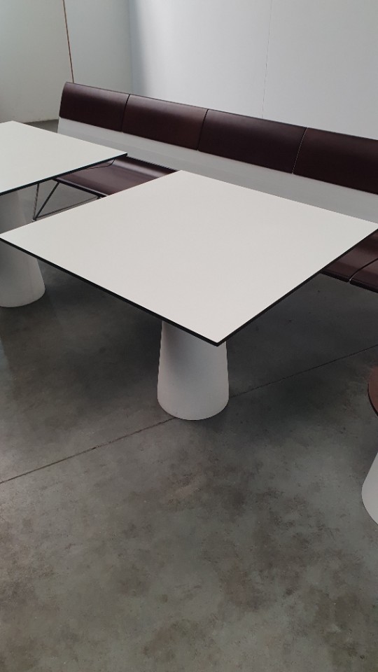 Moooi Container Table + Low Voet Wit Classic Dutch Design image 3
