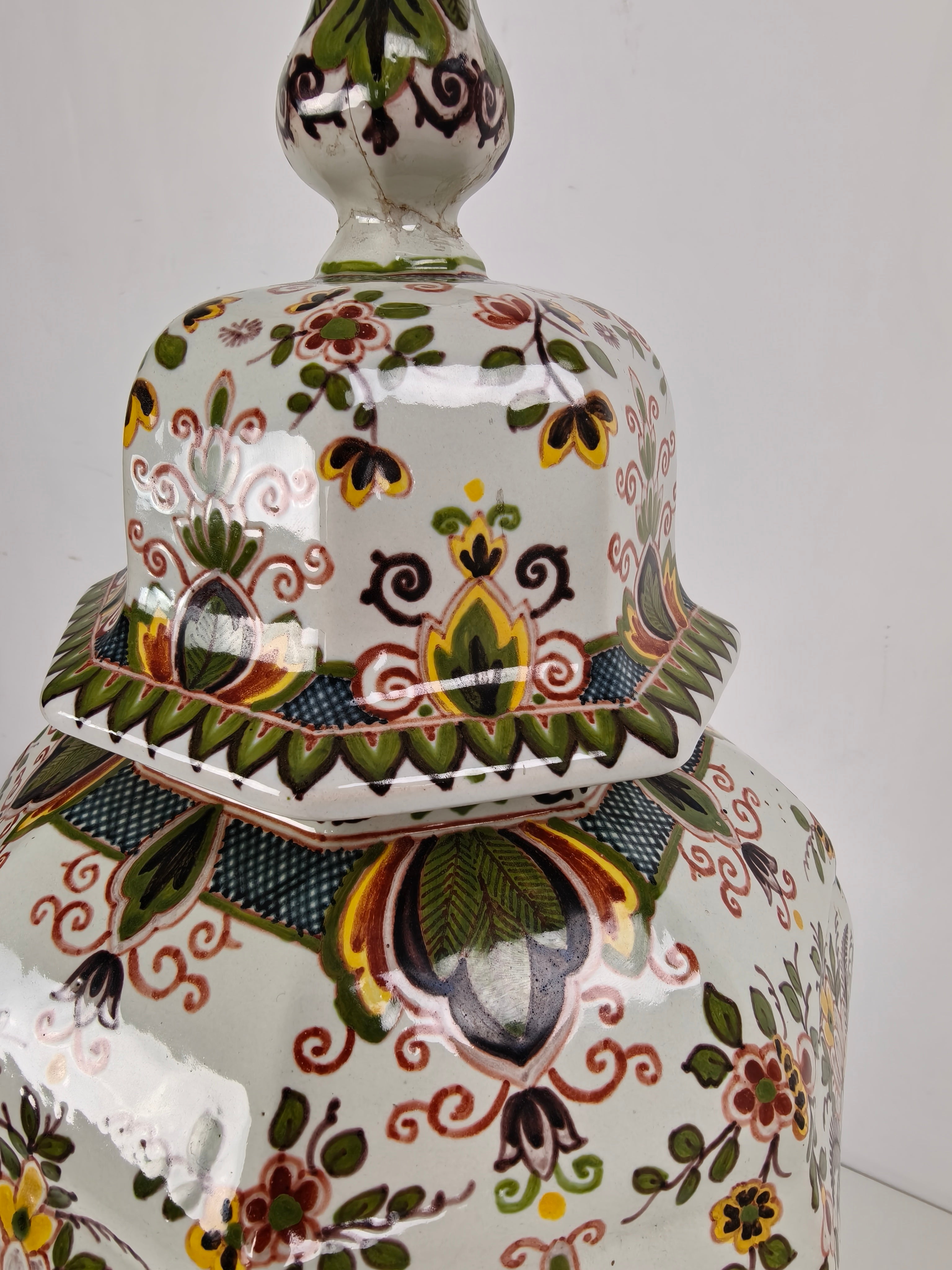 Makkum Tichelaar Lidded Pot, Hand-painted Porcelain – Dutch image 4