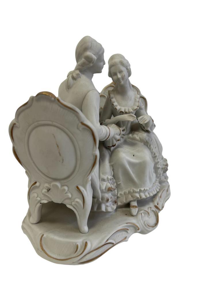 Vintage Biscuit Beeldje: Man & Vrouw Op Stoel image 5