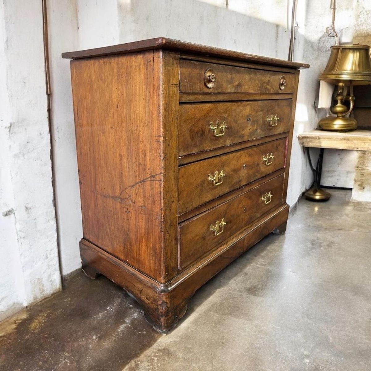 Vintage Houten Ladekast / Commode Met 'gouden' Handgrepen image 2