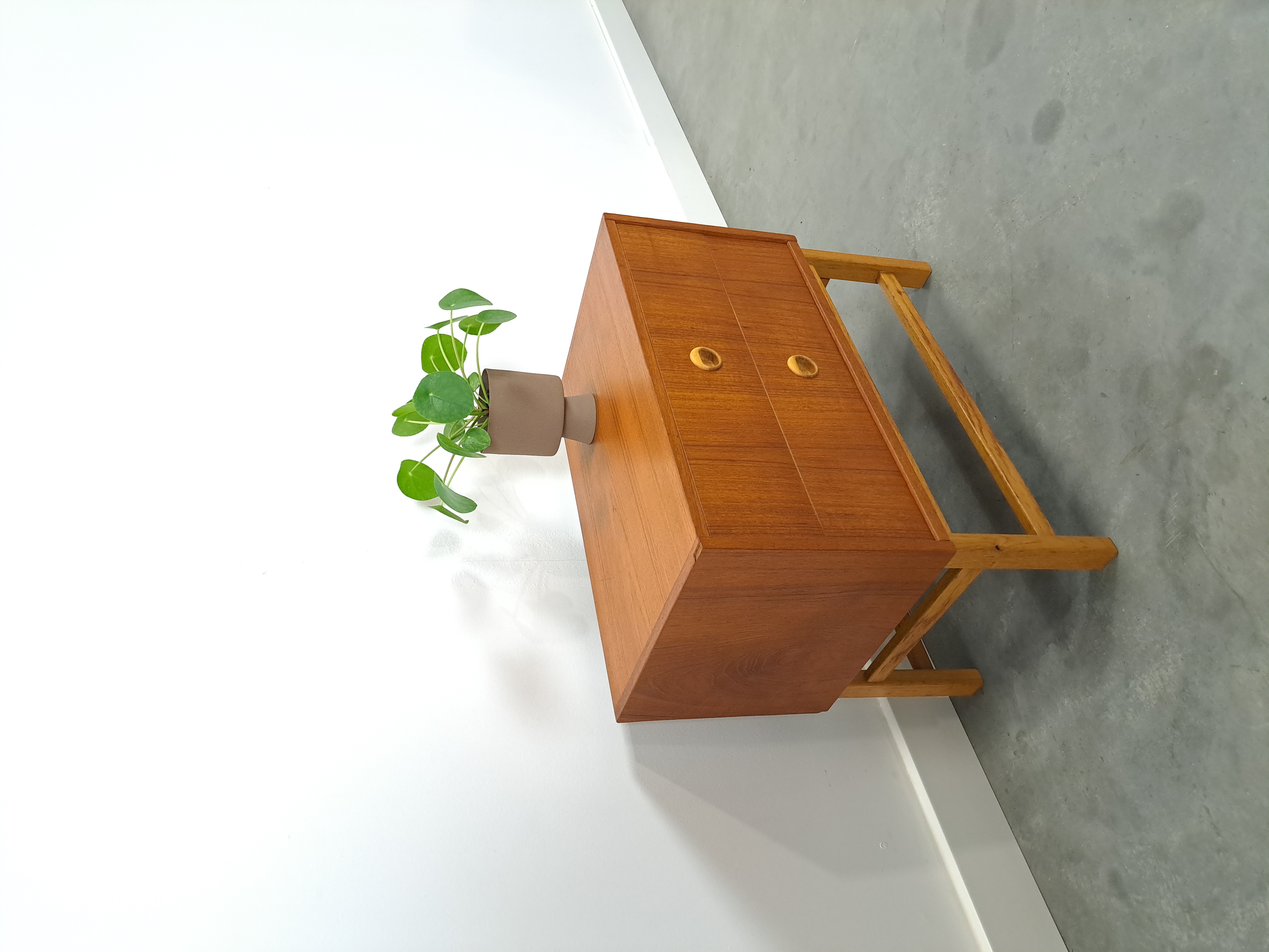 Klein Teak Ladekastje Uit Zweden image 4