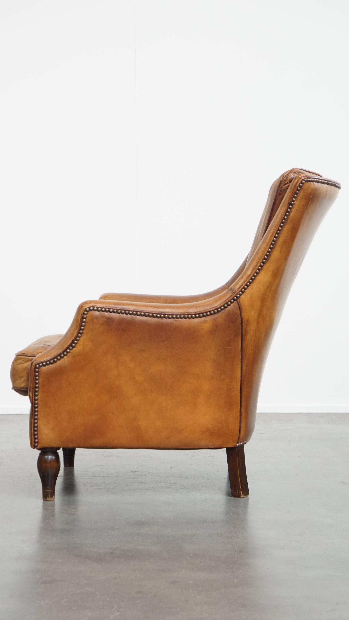 Comfortabele En Stijlvolle Vintage Fauteuil/ Armchair Gemaakt Van Schapenleer image 15