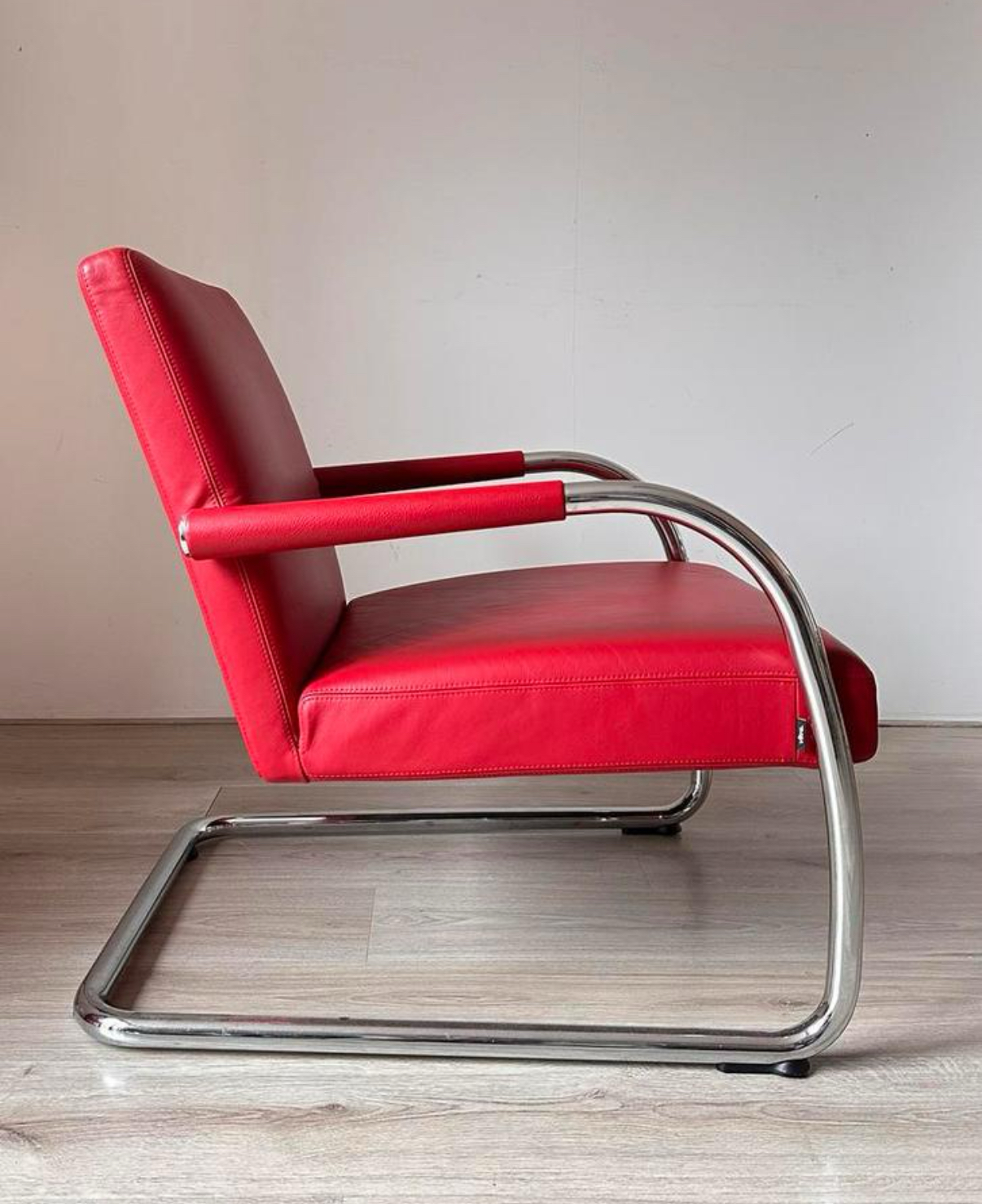 2x Vitra Visalounge Leather Armchairs By Antonio Citterio image 3